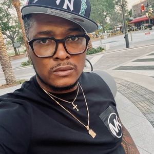 Meet your Posher, Troy